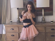 Ukraina Model Mila Azul Pink rok